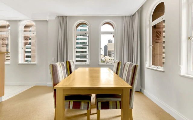 The Manor Apartment Hotel