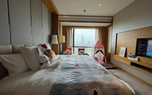 Pullman Haining