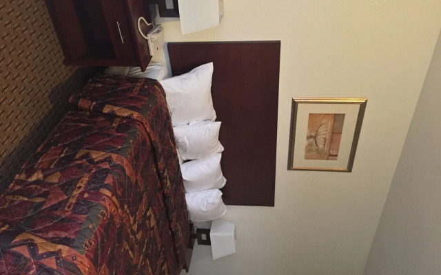 America Inn & Suites