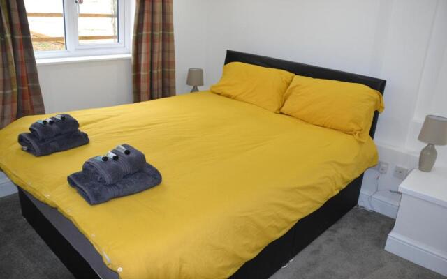 Willow Tree Apartment - 1 Bedroom Apartment - Stayseekers