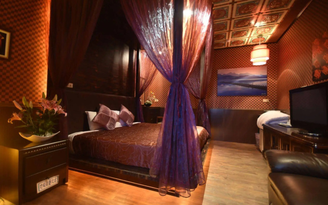 Sun Moon Love Hotel