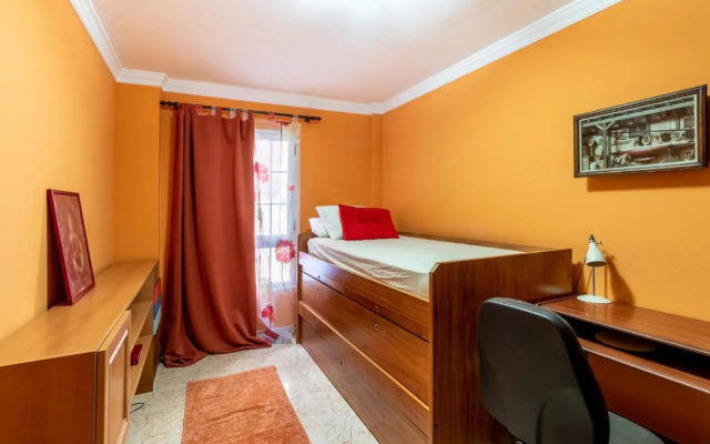 Flatguest Ingenio + 2 Bdr + Wifi + 4PAX
