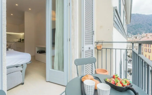 Central & White Apartment by Rent all Como