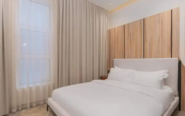 Luxurious 2-br Flat With Relaxation Space lll