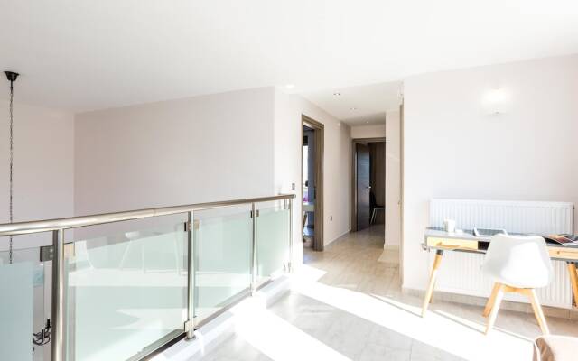 Peris Villa