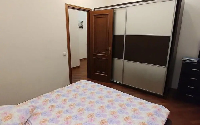 Three bedroom. Lux. 20a Shota Rustaveli St. Centre