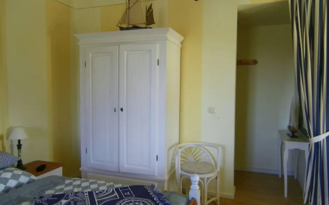 Sunlit Apartment with Garden in Steffenshagen