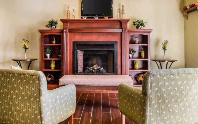 Quality Inn Toledo Airport