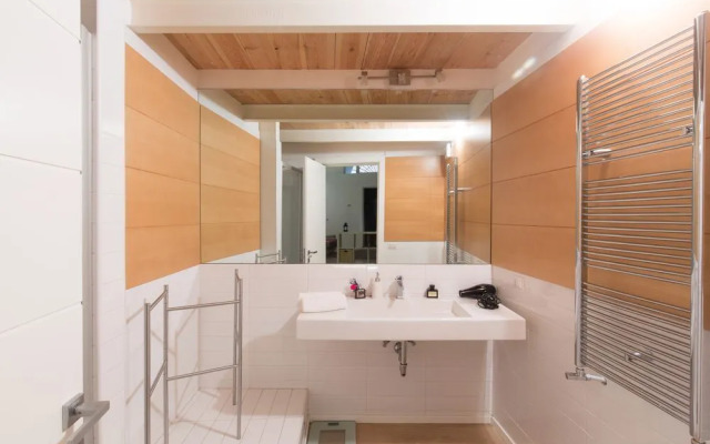 Travel & Stay - Parione