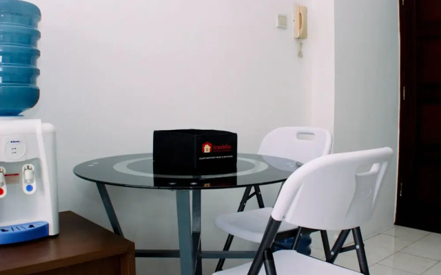 Homey And Simply Look 1Br At Puri Garden Apartment
