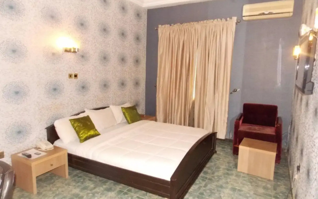 Thornberry Savannah Suite Hotel