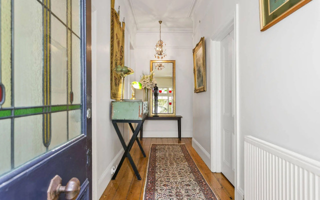 Springhill House on Pardalote