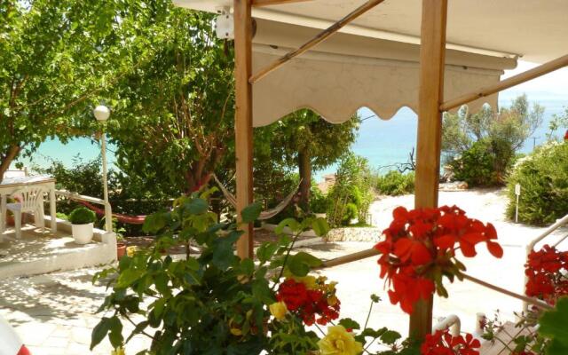 Heras Garden