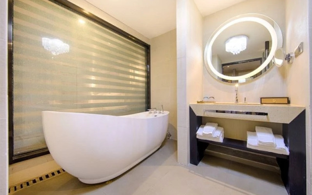 Lavande Hotel (Kunshan High-speed Railway South Station Yushan Square Metro Station)