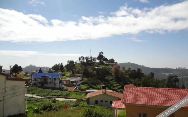 Royale Holidays Hotel