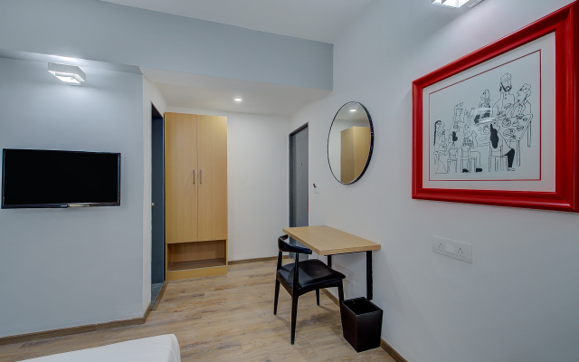 Vaccinated Staff- OYO Townhouse 048 Hadapsar