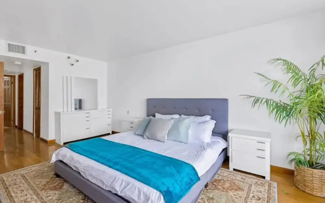 Stunning Balcony Views 4 Bedroom
