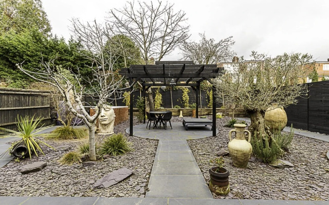 Stunning 5 Bed House in Willesden Green!