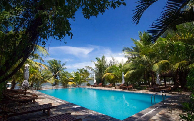Le Domaine De Tam Hai Resort