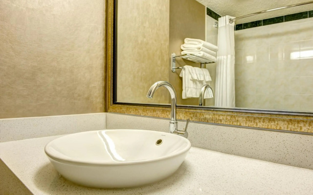 Radisson Hotel & Suites Fort McMurray