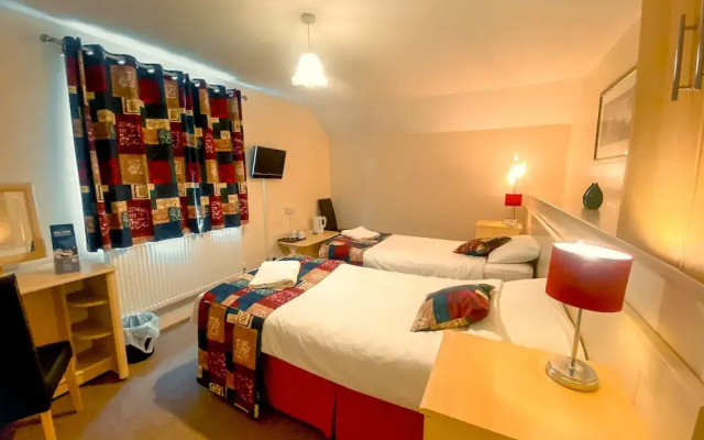 Hawk House - B&B