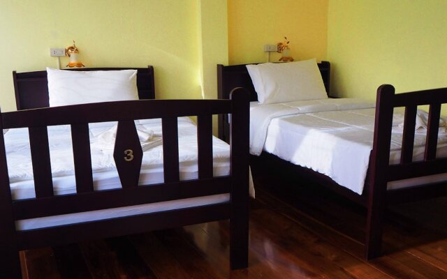 Srisomboon Hostel
