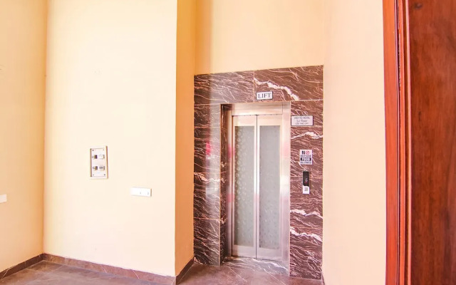 Fabhotel Prime Royal Maple