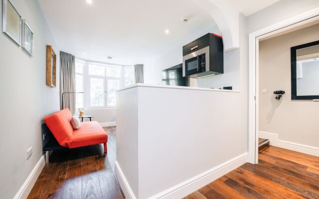 Stylish Earl's Court Studios