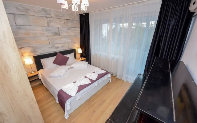 Bucharest Apartment - Two Bedrooms - 6 Guests - Cismigiu Gardens