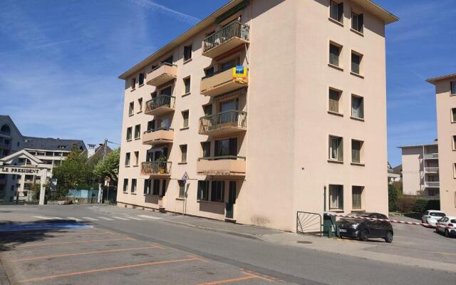 Magnifique studio face au parc thermal