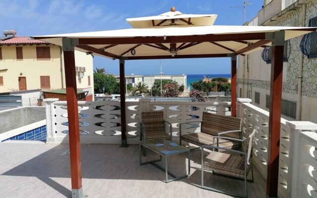 Apartment with 2 Bedrooms in Alcamo Marina, with Wonderful Sea View, Shared Pool, Furnished Terrace - 200 M From the Beach