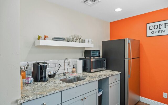 Bell Haus With Hot Tub