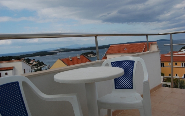 Apartment Marti - free parking and grill: A4 - Tamaris Hvar, Island Hvar