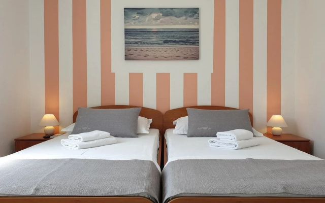 Sunset Split Rooms