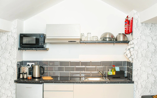 The Blossoms - Liverpool City L7