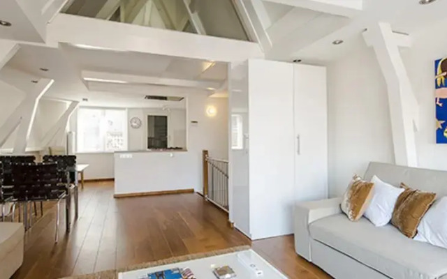 Catch Apartment