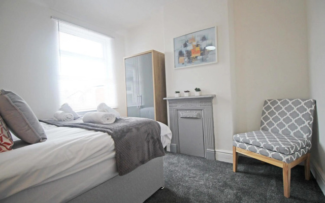 Panton Road - Modern Classic Terrace - Sleeps 12