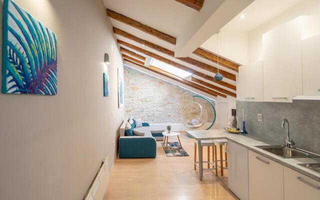 Fran Center Apartments (Square)