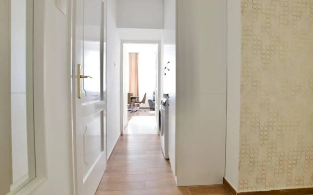 Premium Apartment by Hi5-Vaci str. 3 bedroom (219)