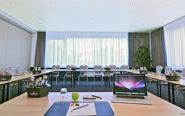 Holiday Inn - the niu, Stream Monchengladbach by IHG