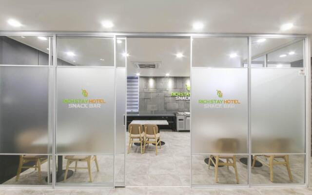 Pyeongtaek Godeok Richstay Hotel