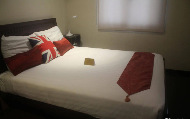 SIGLO SUITES @ The Knightsbridge Residences