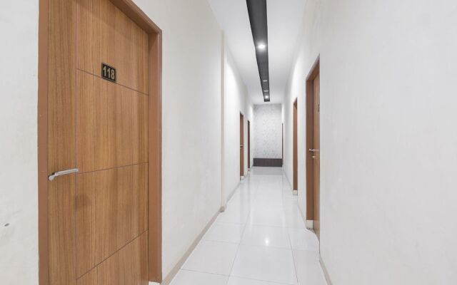 OYO 928 Hotel Astra Novilia