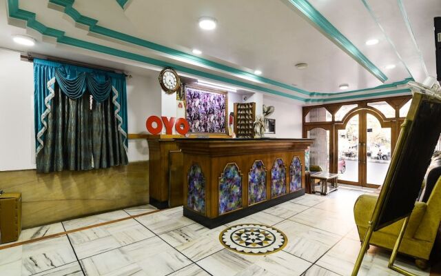 OYO 11732 Maharaja Inn