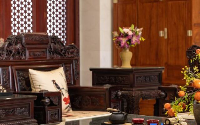 Xishuangbanna Tropic of Cancer Lake View Hot Spring Hotel