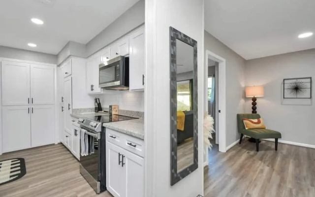 4 BR Luxury Home in Friendswood