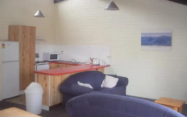 Alpha Centauri 8 - Budget Jindabyne Holiday Apartment