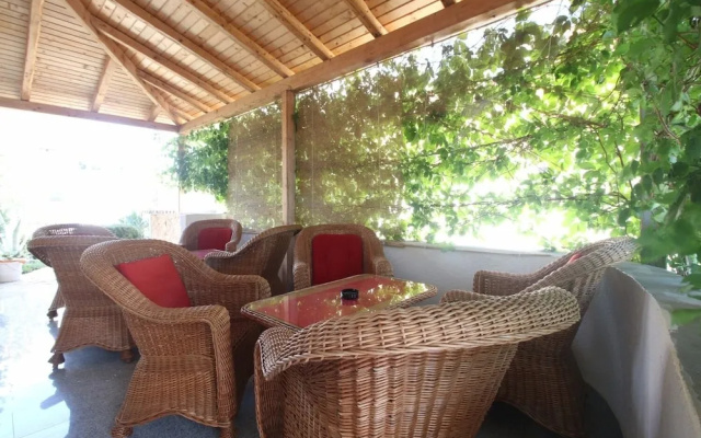 Zora - Garden Terrace and Grill - A2