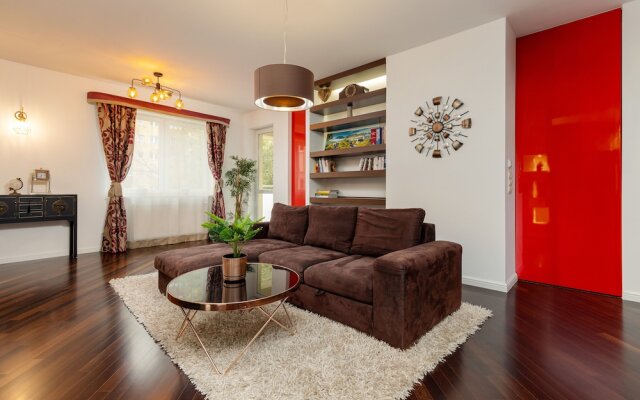 Family Unique Apartment Wola by Renters