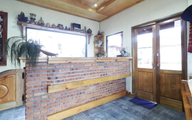 Alloyna Country Cottage